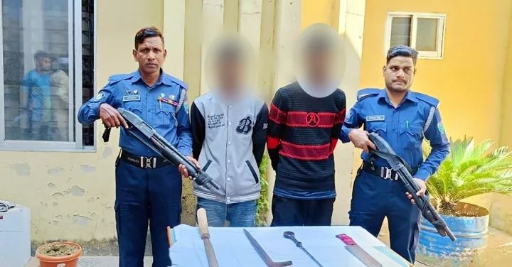 গোলাপগঞ্জে চেক পোস্টে ধরা খেল দুই ডাকাত